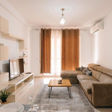 Rs Place 1-Bedroom Apartment Tirana Esterno foto