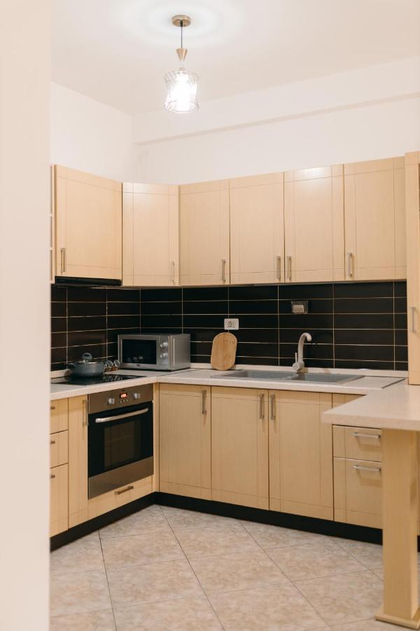 Rs Place 1-Bedroom Apartment Tirana Esterno foto