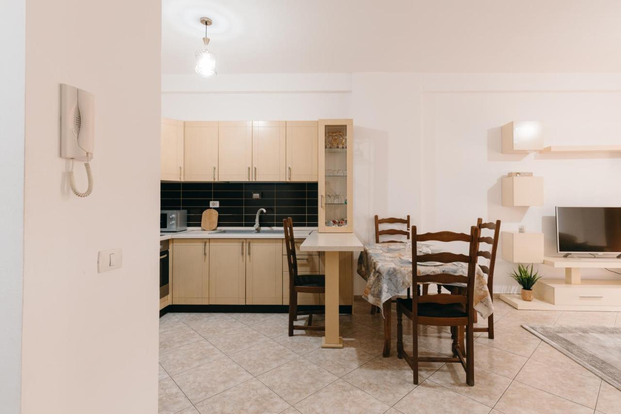 Rs Place 1-Bedroom Apartment Tirana Esterno foto