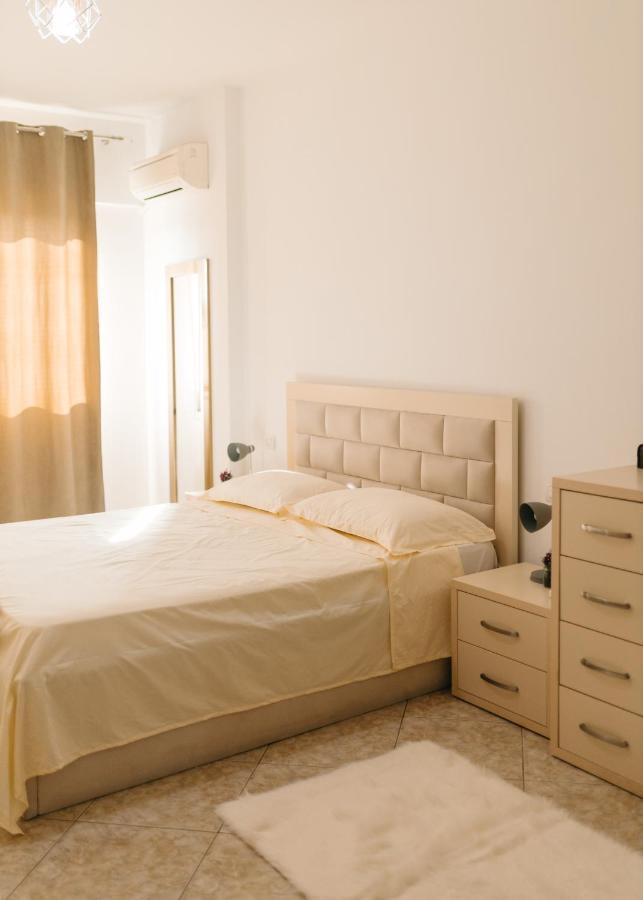 Rs Place 1-Bedroom Apartment Tirana Esterno foto