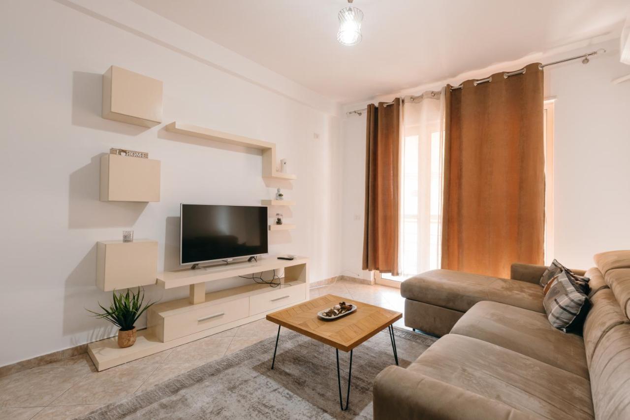 Rs Place 1-Bedroom Apartment Tirana Esterno foto