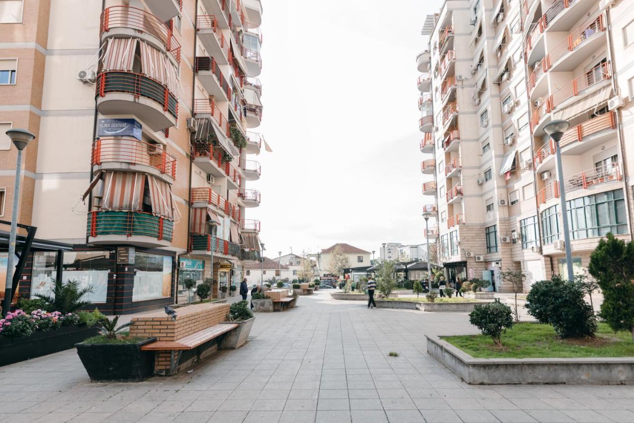 Rs Place 1-Bedroom Apartment Tirana Esterno foto
