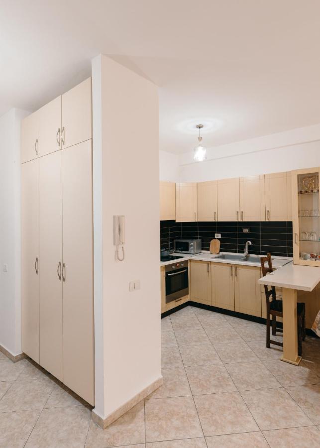 Rs Place 1-Bedroom Apartment Tirana Esterno foto